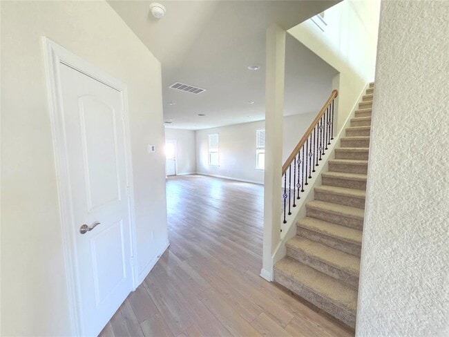 Building Photo - 604 Red Knot Ave