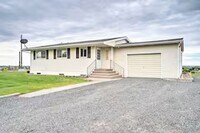 Building Photo - 5 Bed 3 Bath House! For Rent!!!