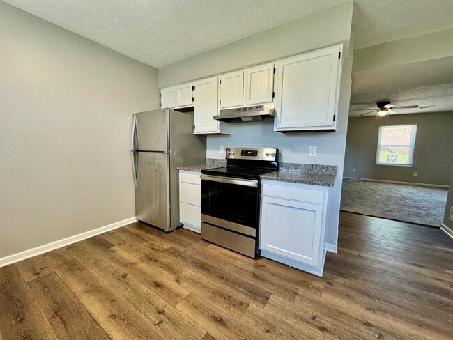Building Photo - Beautiful Remodeled 2 Bedroom in Richmond!