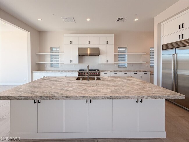 Building Photo - 10761 Canyon Bloom Dr