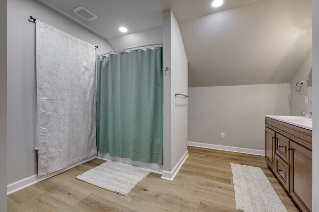 Building Photo - "Charming 2-Bedroom Furnished Retreat with Spacious Layout and 2.5 Baths in York, SC!"