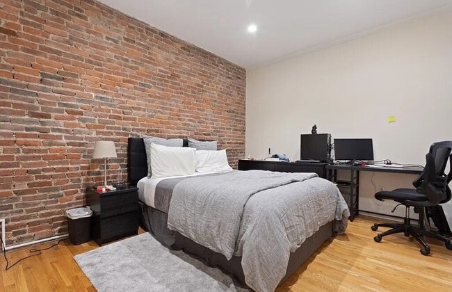 Building Photo - Secure This Beautiful Unit Today