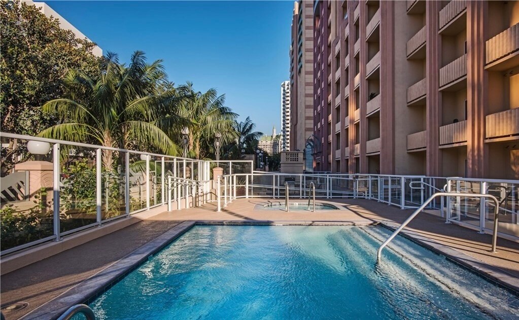 Building Photo - 388 E Ocean Blvd