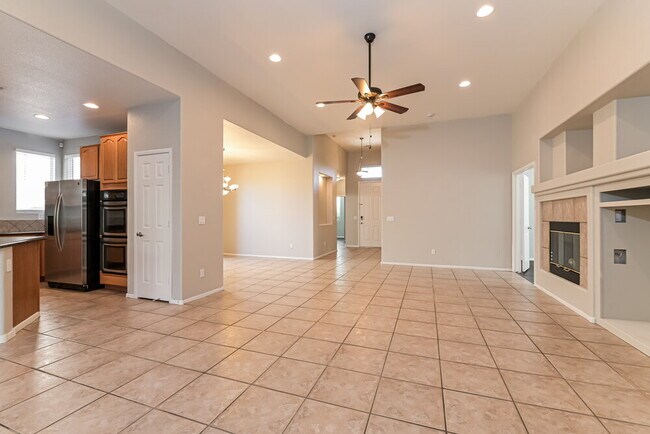 Building Photo - 9048 Blue Raven Ave