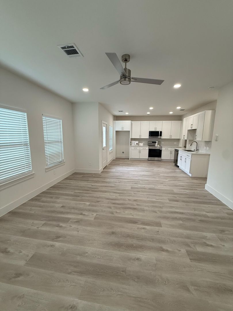 Building Photo - 144 Pinkie Holmes Dr