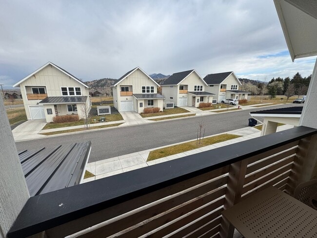 Building Photo - Chic, Fully-Furnished 3 Bed / 2.5 Bath Rental – Bozeman Convenience & Modern Comfort