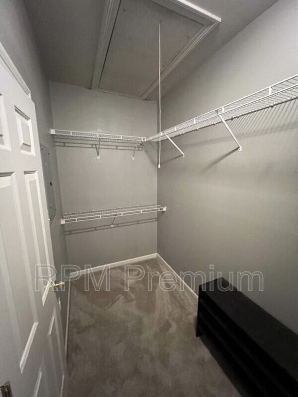 Building Photo - 5518 Arialo Dr