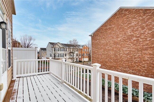 Building Photo - 704 Park Plaza E