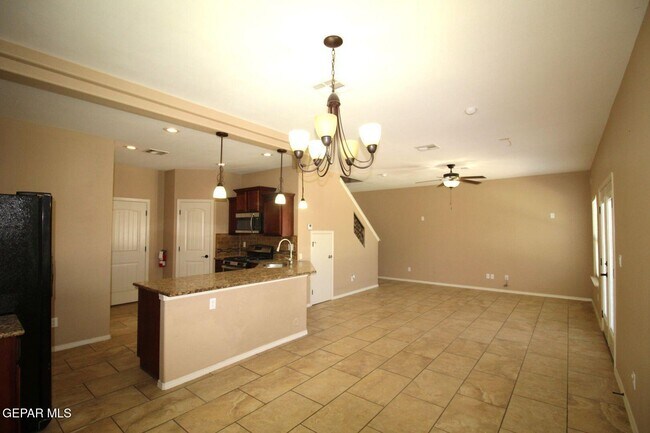 Building Photo - 3900 Loma Cortez Dr
