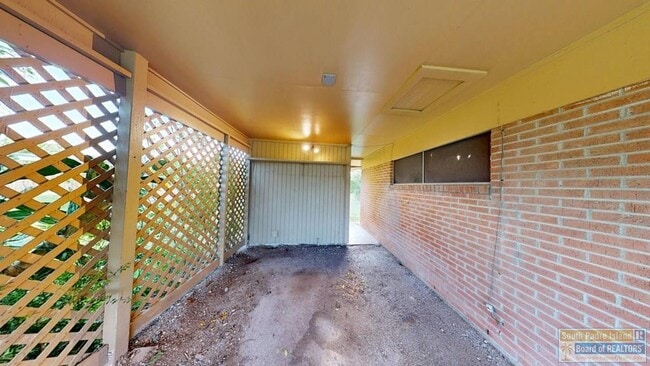Building Photo - 427 David Cuervo St