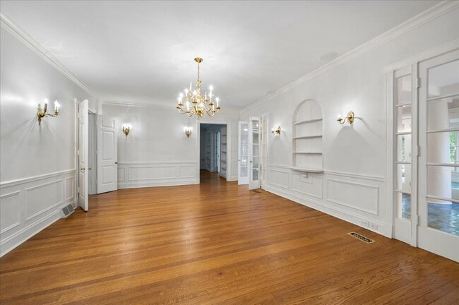 Building Photo - 1010 Hubbard Pl