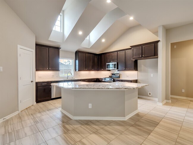Building Photo - 8510 Amber Bend Dr