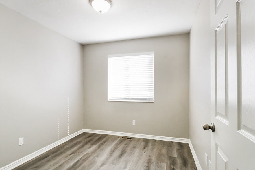 Building Photo - 3914 W 4700 S