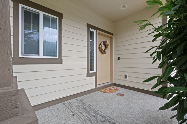 Building Photo - Well maintained 4 bedroom 2.5 bath home in...