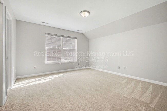 Building Photo - 2119 Baggins Ln