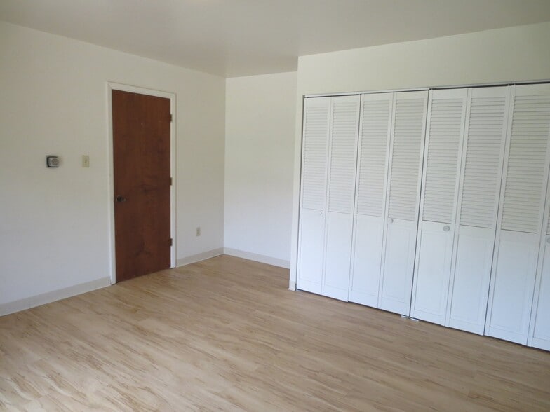 Building Photo - 6350 Forward Ave