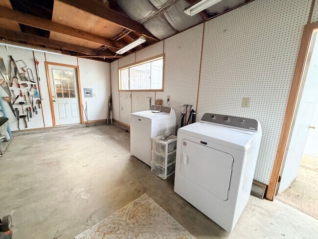 Building Photo - Charming 1BD/1BA Cottage Walkable to Downtown Petaluma