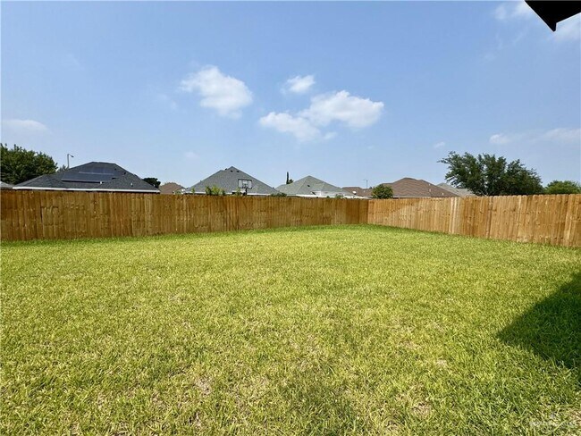 Building Photo - 13 West Dr