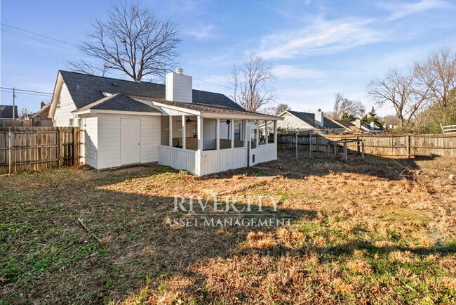 Building Photo - A MUST SEE IN SOUTHEAST MEMPHIS!!!! SECTION 8 WELCOMED !!!!!