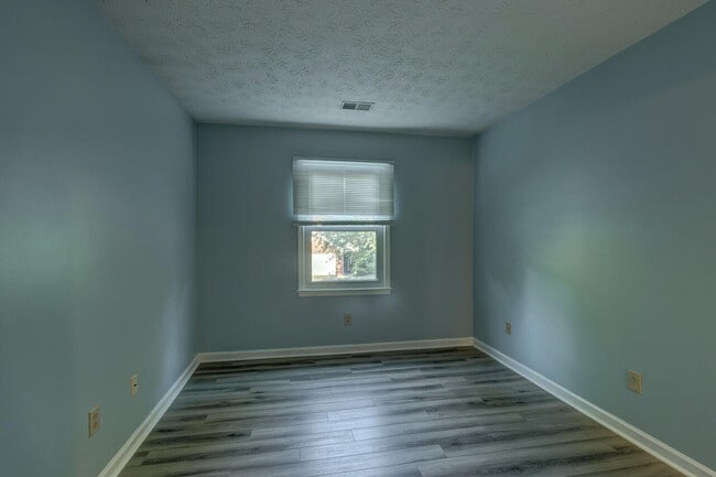 Building Photo - 3789 White Pine Dr