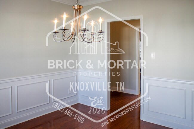 Building Photo - 5722 Rhyne Cove Ln
