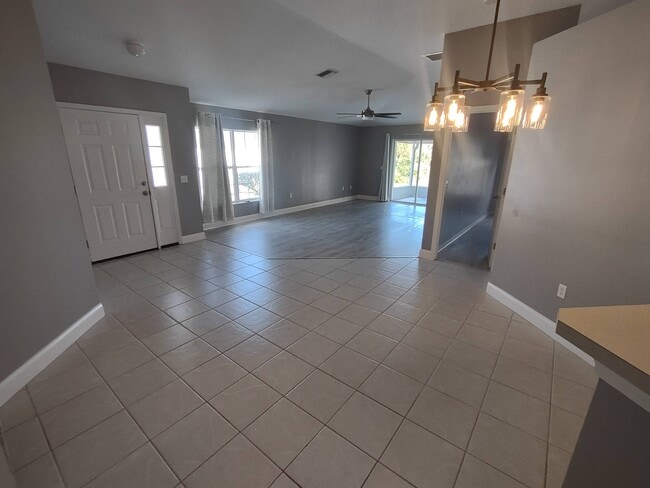 Building Photo - 3471 Horse Creek Cir