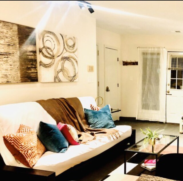 Beautiful living room - 621 W 43rd St