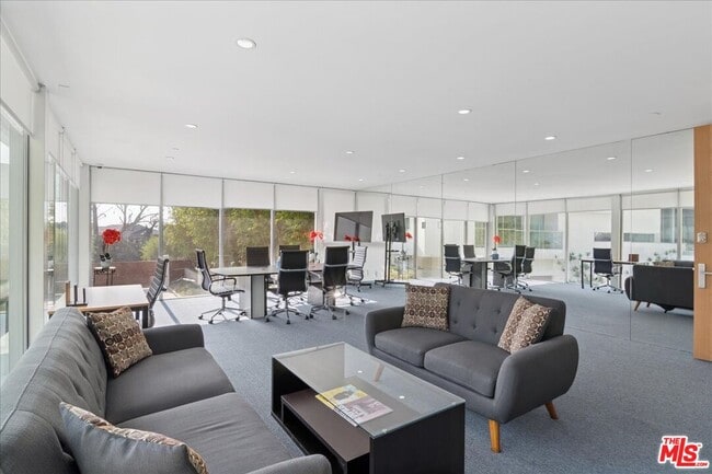 Building Photo - 1232 Sunset Plaza Dr