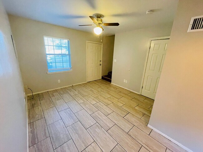 Building Photo - 1309 Access Rd