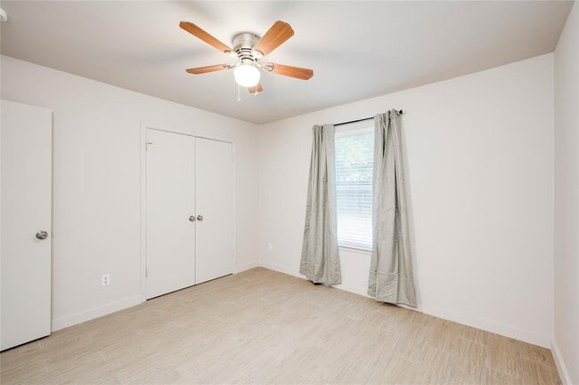Building Photo - 8110 Willet Trail