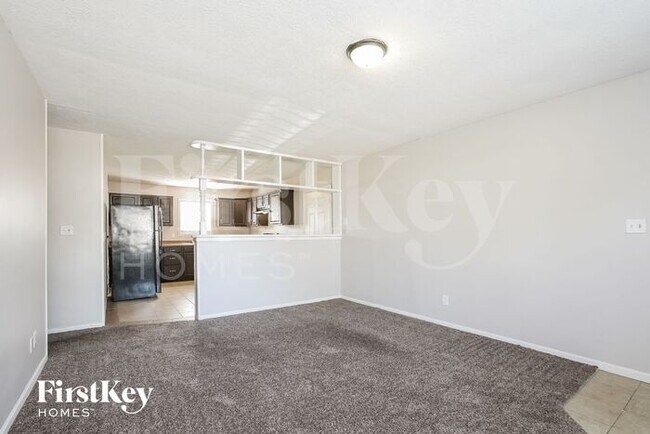 Building Photo - 6305 Kellum Dr
