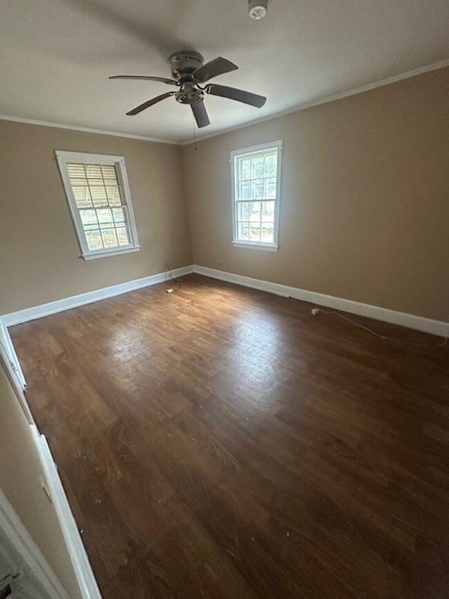 Building Photo - 605 Greenmead Dr