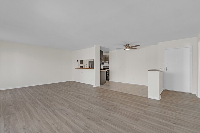 Building Photo - 1422 Rock Glen Ave