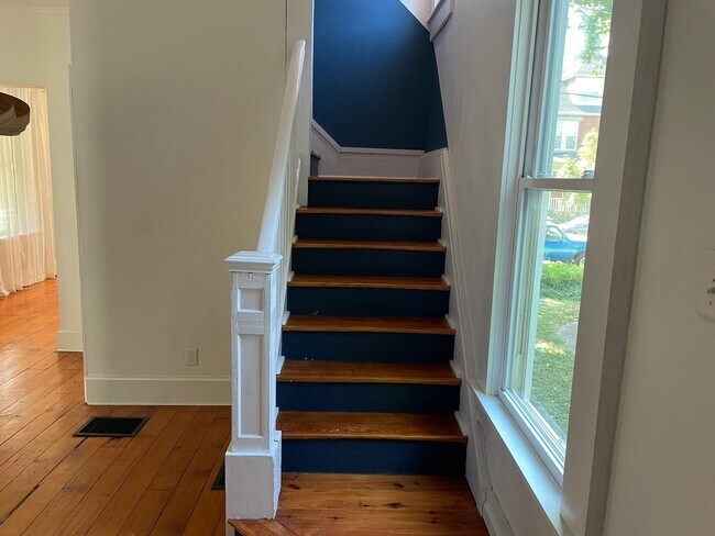 Building Photo - 946 Hunter Ave