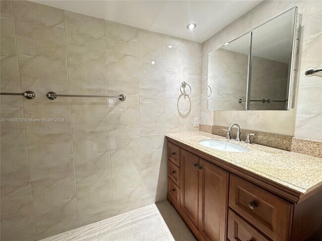 Building Photo - 3410 Galt Ocean Drive Apt #2103N, Fort Lau...