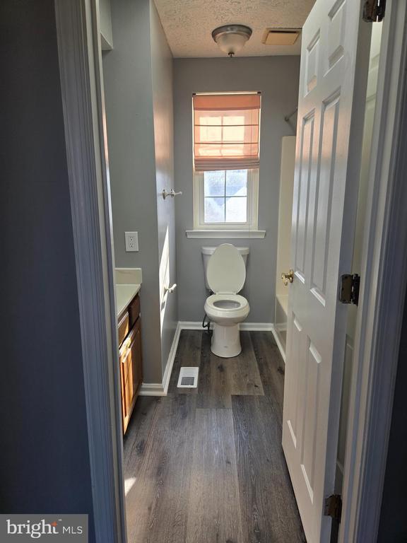 Building Photo - 4307 Greys Run Cir