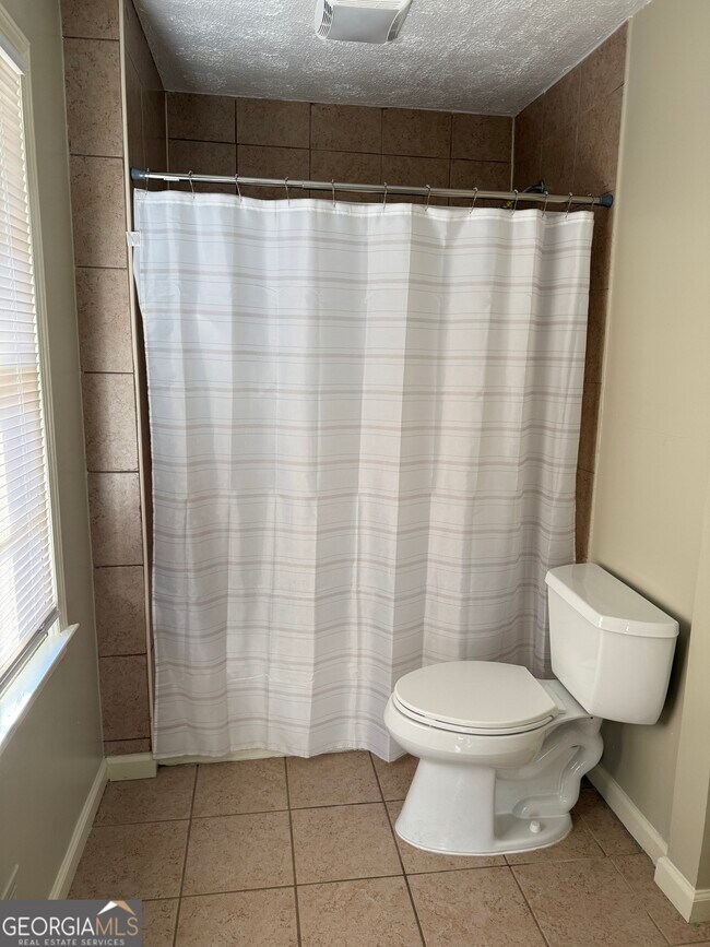 Building Photo - 4678 N Springs Ln