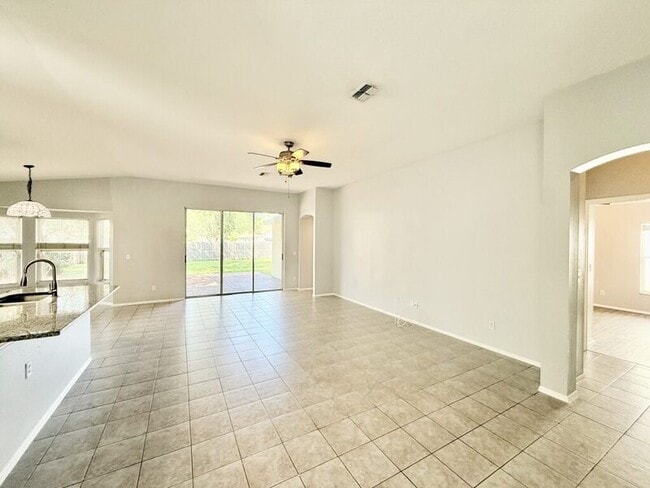 Building Photo - 4768 Ridgemoor Cir