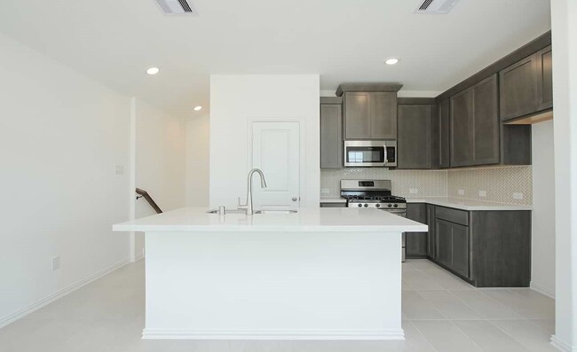 Building Photo - 3607 Crescent Moon Ct