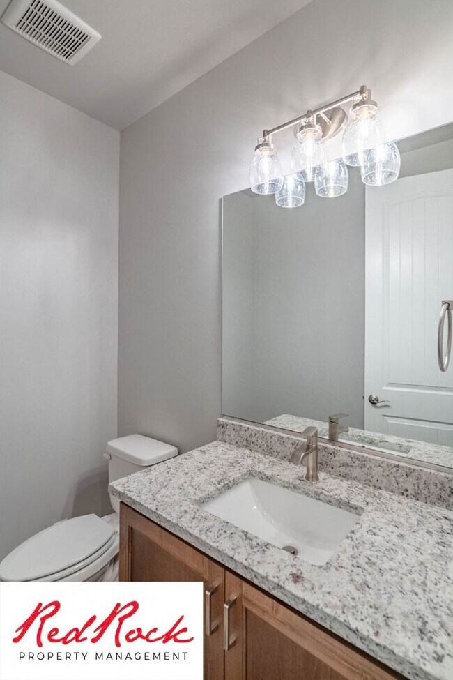 Building Photo - Beautiful 4-Bedroom 2.5 Bath with a 3 Car ...