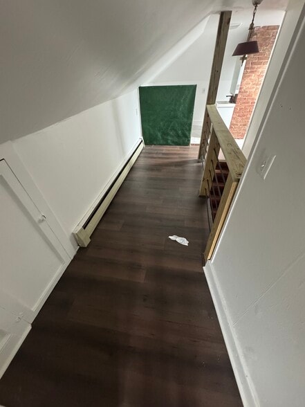 Building Photo - 33 Park Ave