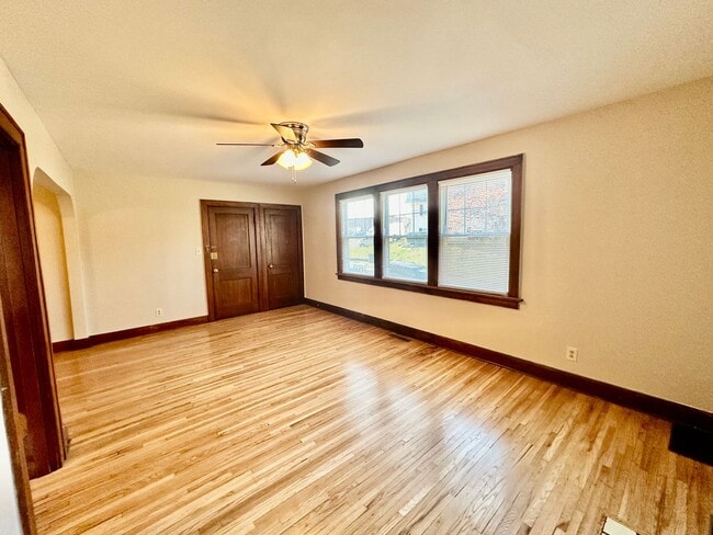 Building Photo - 24 W Tulane Rd