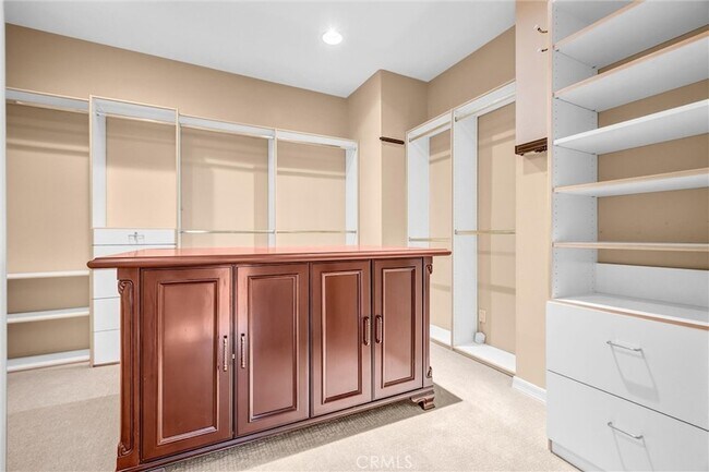 Building Photo - 27131 S Ridge Dr