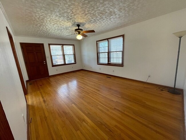 Building Photo - 2/1 on Grant St in Decatur!!