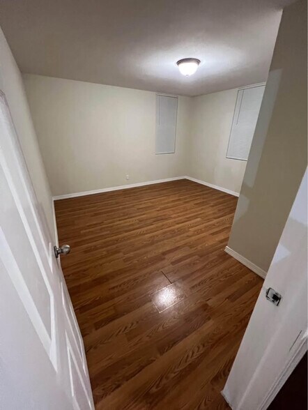 Building Photo - 1184 Kossuth Ave