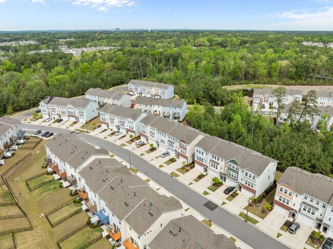 Building Photo - 1039 Commack Dr