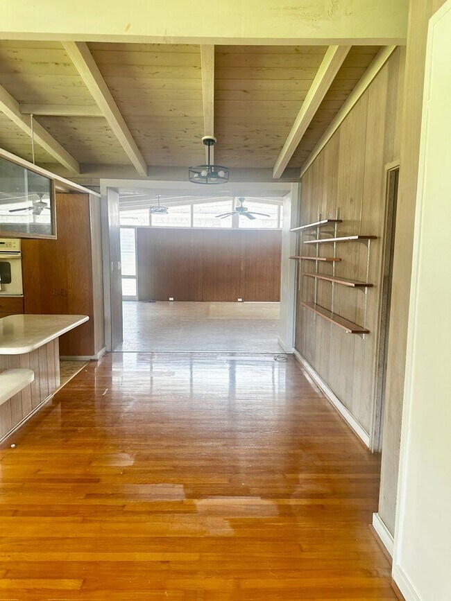 Building Photo - 3313 Manoa Rd