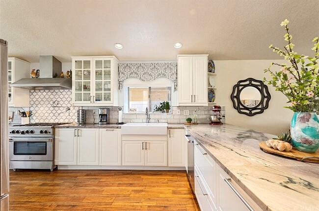 Building Photo - 13562 Vellanto Way