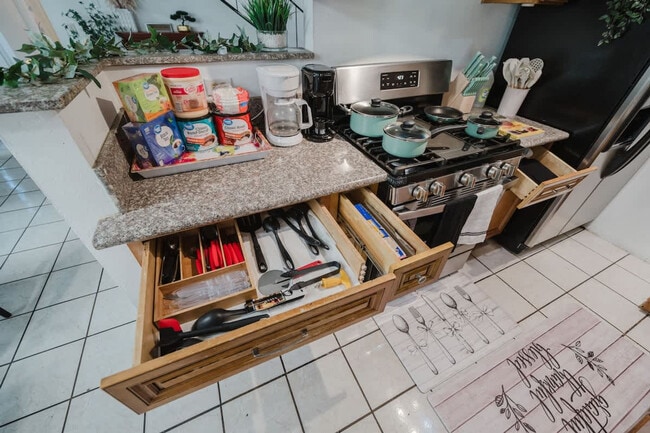 Building Photo - 2304 E 14th St