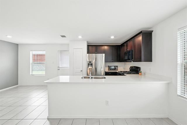 Building Photo - 1653 Bluffview Dr
